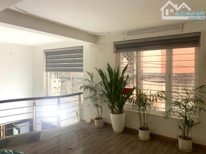 LÔ GÓC Ô TÔ VÀO NHÀ PHÙNG CHÍ KIÊN 40m MT 6m SIÊU ĐẸP  6 TẦNG 12 TỶ - 5