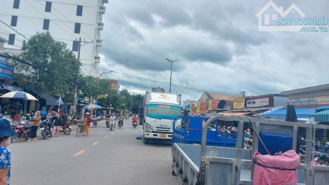 Bán đất 22x48m (1.026m²) gần ngay công viên khu vực 3 thị trấn Đức Hòa, Long An giá 14 tỷ - 5