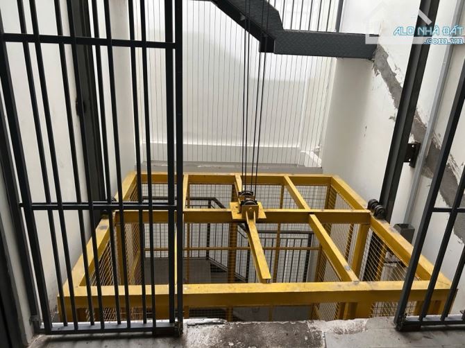 🚀 MẶT TIỀN KINH DOANH VIP TÊN LỬA – 200m² – 4 TẦNG – THU NHẬP 50TR/THÁNG – GIÁ 18.3 TỶ - 6