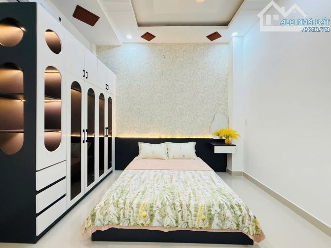 Bán nhà Hẻm xe hơi, 4m x 11m, Phạm Văn Chiêu, 2 Tầng, 5 Tỷ nhỉnh - 6