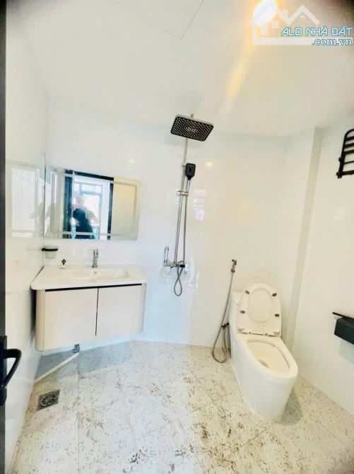 Ngõ Linh Quang 45/48T2 6TẦNG THANG MÁY- MT 4.8M-LÔ GÓC- NỞ HẬU-GẦN HỒ- 8.5 TỶ - 6