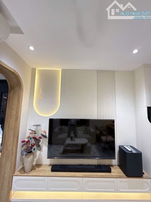 🔥 Bán nhà 5.5 tỷ -35 m2 - khu Hoàng Cầu, trung tâm Hà Nội 🔥 - 6