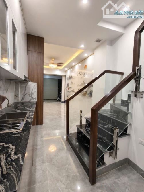 HỒ TÙNG MẬU – 33/38M² – GẦN NHIỀU TRƯỜNG ĐH – GA TÀU ĐIỆN 200M – 5 TẦNG – MT 3.3M – 7.5 TỶ - 6