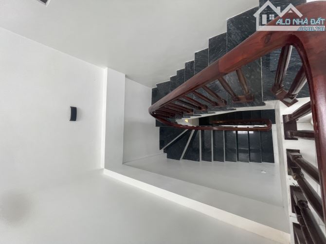 Bán nhà 3 tầng 40m tổ 6 Kỳ Bá Tp Thái Bình ngõ 2 xe máy. Giá 1.95 tỷ - 6