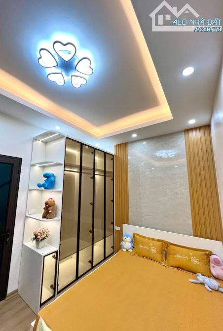 Bán nhà phố Tôn Đức Thắng, lô góc 3 mặt thoáng, 5 tầng mới, ô tô tránh giá 6.3tỷ - 7