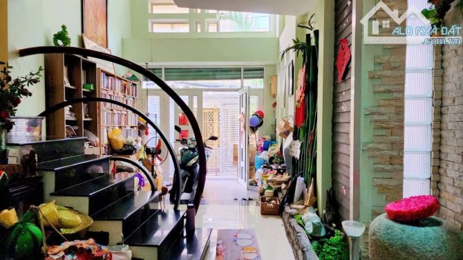 GIÁ TỐT NHẤT QUẬN 3, PHƯỜNG 4 - NGUYỄN ĐÌNH CHIỂU - DT;54M2 - 5 TẦNG BỀ THẾ - CHỈ 9,5 TỶ - 7