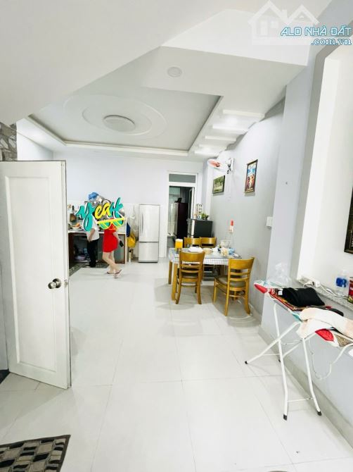 Bán nhà Bình Thạnh - ô tô thông - 111m2 - 4 tầng - ngang 4.5m - 7