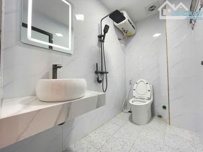 Tam Khương - Ngõ thông - Gần ô tô - Nhà dân xây chắc chắc - Mặt tiền 6,1m - Gần TTTM - 7
