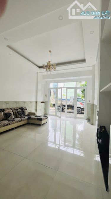 CHỦ NGỘP CẦN BÁN NHÀ 1 TRỆT 2 LẦU MẶT TIỀN HOÀNG HỮU NAM QUẬN 9 58M2/1TY860 SHR - 7