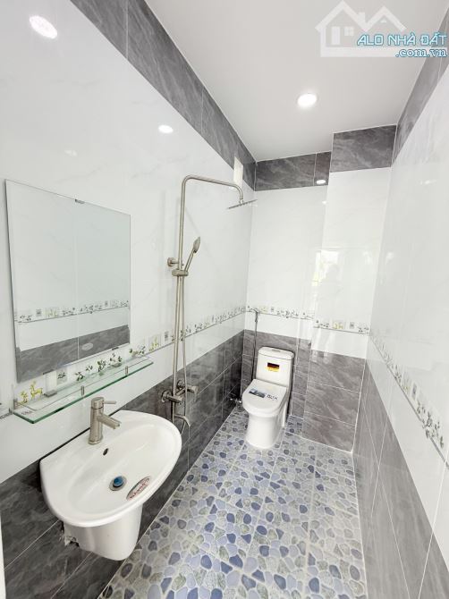 🏘️ 1/ KÊNH TÂN HOÁ HOÀ THẠNH TP - 33m2 ,4T , 4x 9 - NHÀ MỚI KENG - CHỈ -- 4,8 TỶ - 7