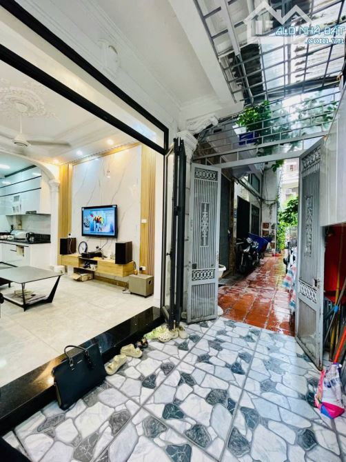 BÁN NHÀ CỰC ĐẸP CĂN GÓC – SÁT NGÕ Ô TÔ – 508 ĐƯỜNG LÁNG, ĐỐNG ĐA. 38M2 – 5 TẦNG – 8,3 TỶ - 7