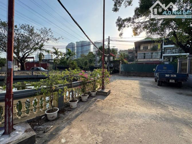 BÁN BIỆT THỰ PHỐ AN DƯƠNG VƯƠNG – 210M – 6 TẦNG – MT 8M – 41 TỶ - THANG MÁY - Ô TÔ VÀO NHÀ - 7