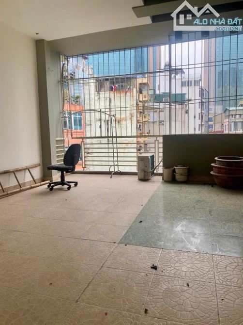 VỊ TRÍ VÀNG PHÂN LÔ TÔ TÔ TRÁNH TRẦN DUY HƯNG  60m 6 TẦNG MT4.6m GIÁ 22 TỶ - 7