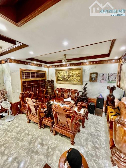💥GẤP GẤP GẤP BÁN💥 🏘️ BIỆT THỰ GỖ  Chủ Xây cực Tâm Huyết - KHU SẦM UẤT LÊ VĂN KHƯƠNG - Q - 8