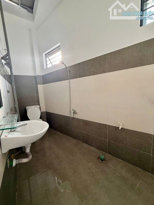 📌📌📌LÀM VIỆC TRỰC TIẾP GIÁ TỐT !!! Bán nhà 2 mặt kiệt oto Tôn Đản - 9