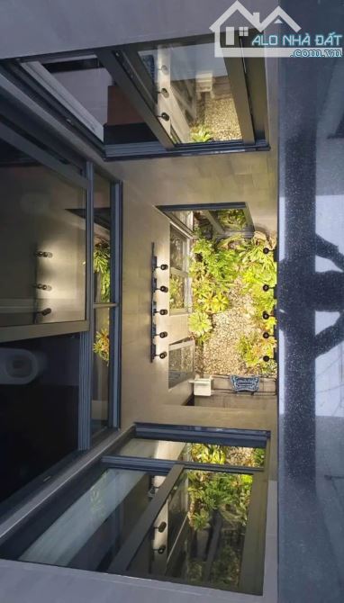 Cần bán căn biệt thự mặt tiền Nguyễn Đình Thi diện tích 250m2, full nội thất, giá 23 tỷ - 9