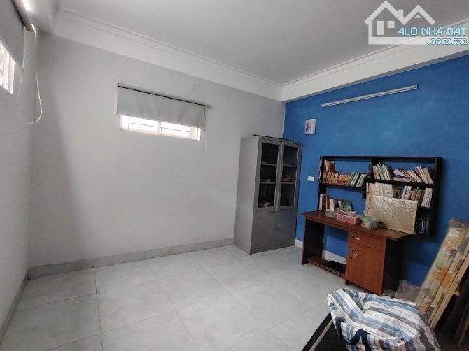 Nhà Ô Cách 45m2-3 phòng ngủ- 5.9 tỷ , gần mặt phố, bệnh viện Đức Giang - 9