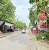 🌹🌹Ô TÔ ĐỖ NGÀY ĐÊM TRÊN ĐƯỜNG GOM CỦA VÕ VĂN KIỆT CÁCH 5M-3 BƯỚC CHÂN RA PHỐ