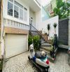 Cho thuê nhà nguyên căn phường Trung Dũng - Nhà 1 trệt 2 lầu. Gồm hầm để xe, Phòng khách,
