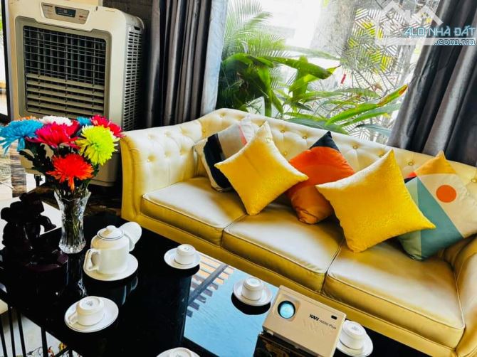 BÁN BIỆT THỰ ĐẸP CĂN GÓC 2 MẶT TIỀN THÁI VĂN LUNG_PHƯỜNG 2_VŨNG TÀU_DT 256M2 - GIÁ 25 TỶ