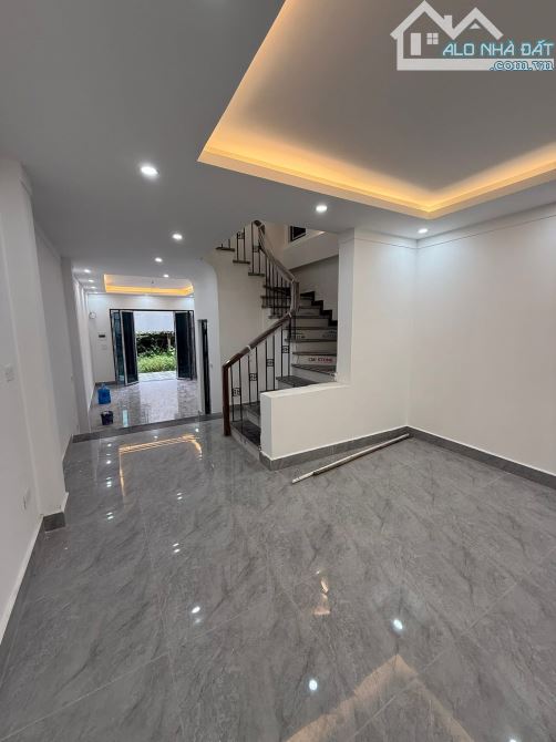 5 tỷ sở hữu ngay nhà 4 tầng Mai Lâm, Đông Anh. Nhà mới, xây độc lập. - 1