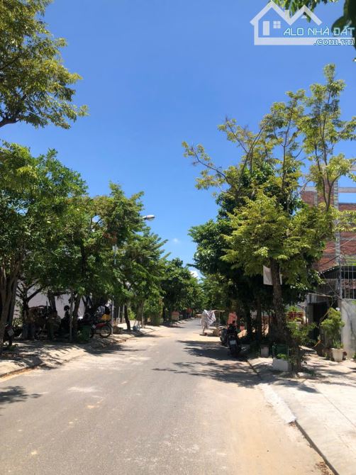 CẦN BÁN NHANH LÔ PHONG NHỊ SÁT SIÊU THỊ GO 100M2 GIÁ 2 tỷ 400