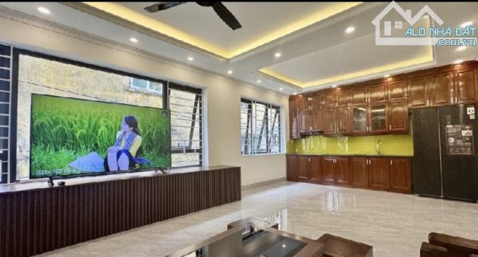 💥 GARA Ô TÔ – NHÀ 40M² x 6 TẦNG THANG MÁY – LÔ GÓC PHỐ NGUYỄN VĂN LINH – TẶNG NỘI THẤT –