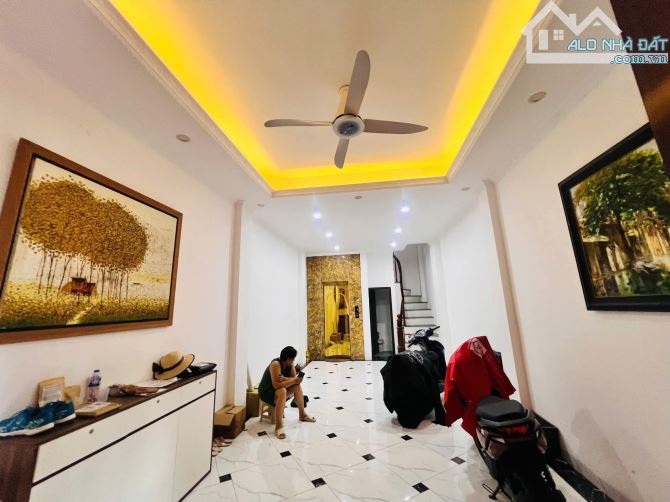 AN DƯƠNG VƯƠNG - TÂY HỒ - 105M - 18 TỶ - DIỆN TÍCH RỘNG - GIÁ DẦU TƯ - Ô CHỜ THANG MÁY