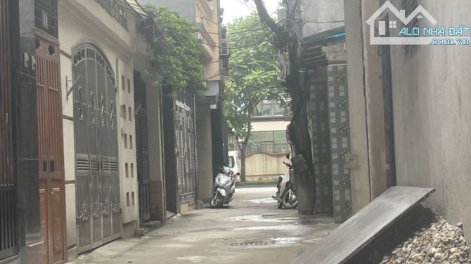 BÁN ĐẤT TẶNG NHÀ CŨ -  AN CƯ LÝ TƯỞNG - ĐẦU TƯ SINH LỜI - NHÀ RỘNG, NGÕ ĐẸP