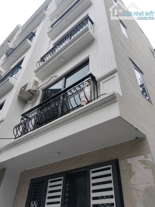 BÁN GẤP NHÀ PHƯỜNG HAI BÀ TRƯNG: 5 TẦNG, THANG MÁY, SỔ ĐỎ, FULL NỘI THẤT