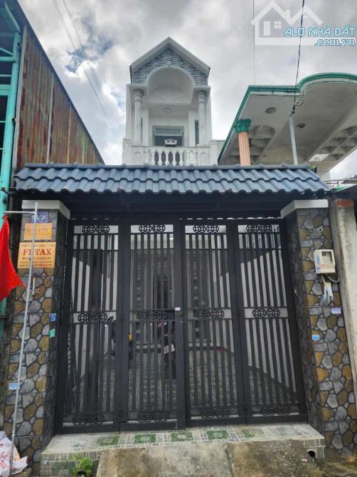Bán Nhà Mặt Tiền Kinh Doanh Tân Thới Nhì 2,104m2. 3 Tầng 4X26 Đường 10m Thông Tứ Tung