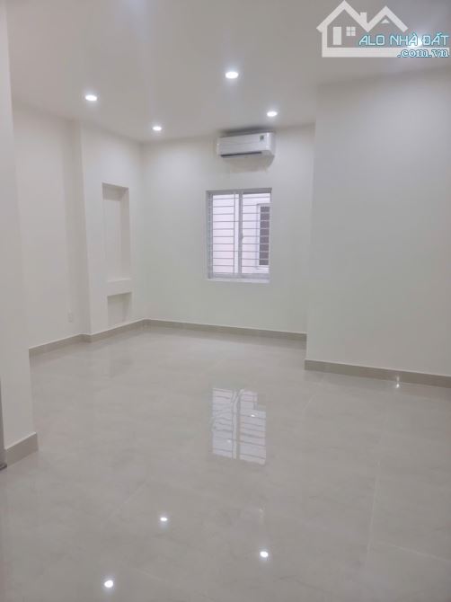 CAM KẾT 100% - RỘNG ĐẸP RẺ - BÁN NHÀ 4,5m x 18m 3 TẦNG  - HXH PHAN HUY ÍCH