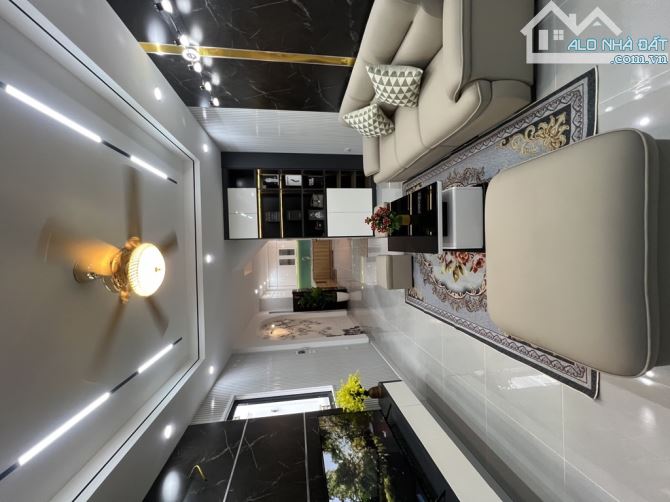 Bán nhà Liên Ninh, Thanh Trì 52m2 x 5 tầng, lô góc, gara ô tô, giá 6,5 tỷ