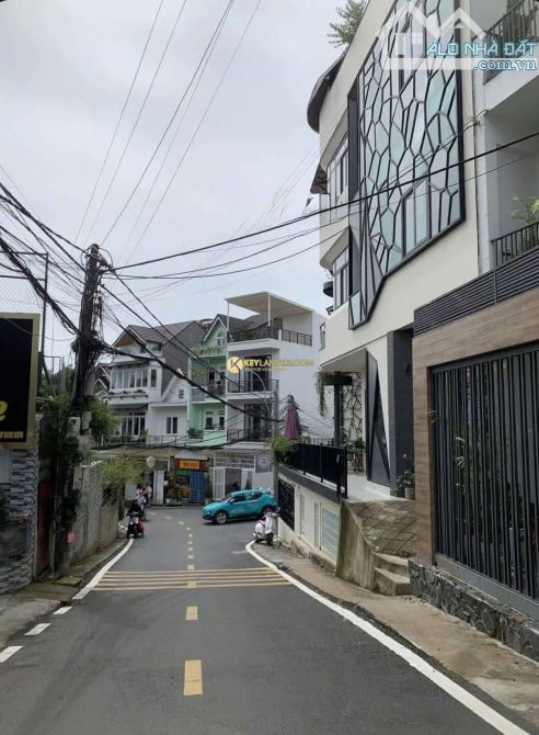 🏡 NHÀ PHỐ ĐẸP - HẺM Ô TÔ LỚN - ĐƯỜNG PHÙ ĐỔNG THIÊN VƯƠNG, P8, ĐÀ LẠT
