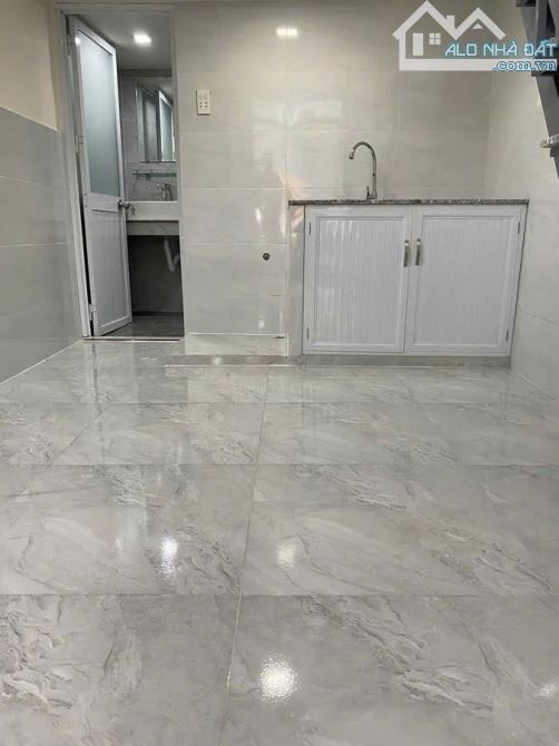 BÁN NHÀ CÁCH MẠNG THÁNG TÁM, 2 TẦNG, 30M2, GIÁ 3,8 TỶ ( TL)