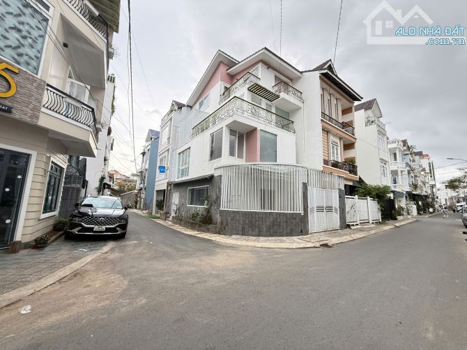 Bán Gấp Nhà Phố Góc Hai Mặt Tiền Kinh Doanh Phan Đình Phùng 81m2 Ngang Hơn 6m