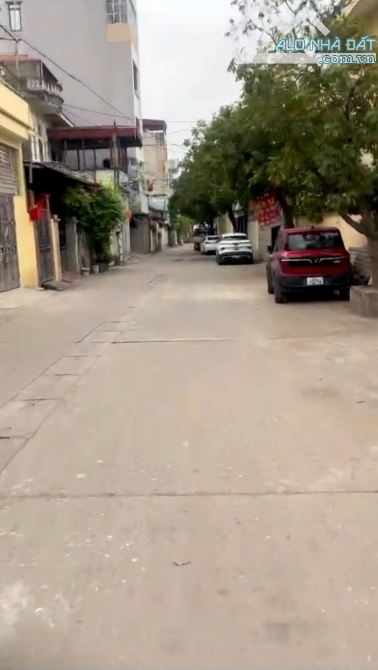 Bán nhà Ngọc Hồi, Thanh Trì diện tích 42m2, LÔ GÓC, Ô tô vào nhà