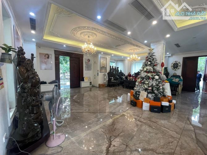 Siêu biệt thự 367m, dành cho giới tinh hoa, hiếm nhà bán VINHOMES RIVERSIDE