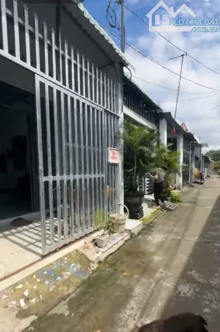 Bán nhanh căn nhà gần chợ Thạnh Phú giá đầu tư cho thuê kinh doanh buôn bán tốt