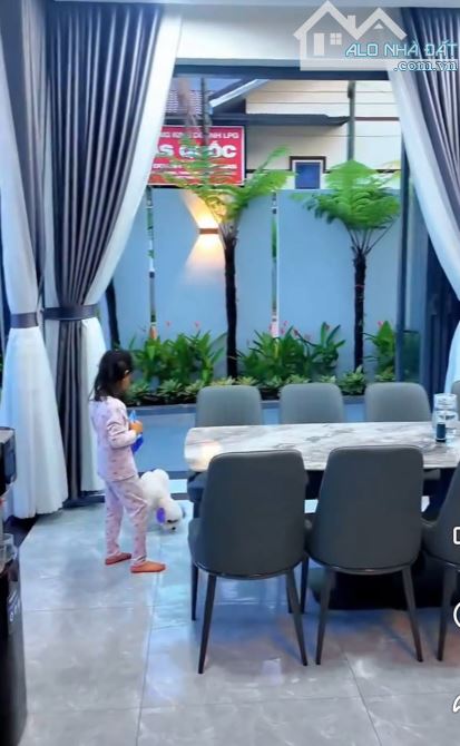 Villa 2 tầng sang trọng góc 2 mặt tiền ymoan, khu dân cư an ninh sạch sẽ, căn góc cực đẹp