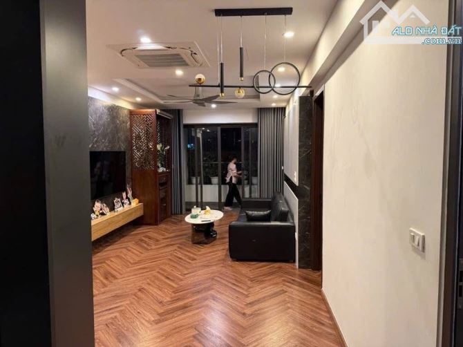 BÁN NHÀ ĐƯỜNG CẦU DIỄN - BẮC TỪ LIÊM - DT: 32M, 5 TẦNG, MT 3.5M, GIÁ 7.6 TỶ.