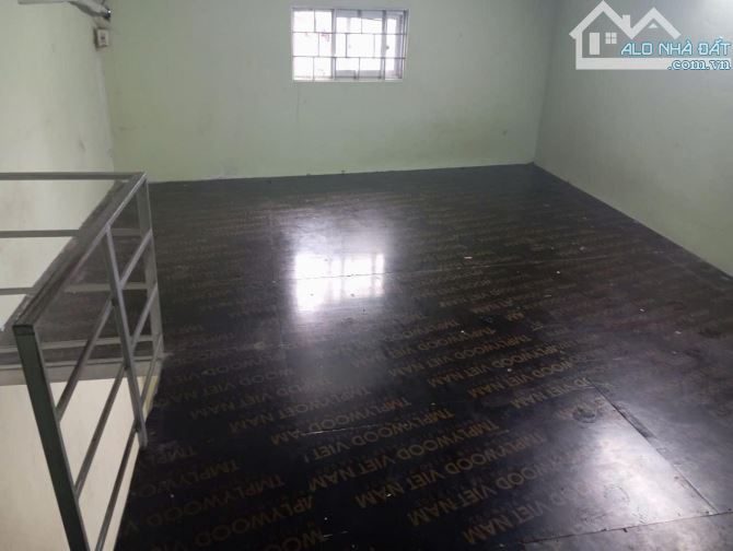 BÁN NHÀ NGỌC THUỴ 2 TẦNG  DÂN XÂY - Ô TÔ ĐỖ CỬA - GẦN CHỢ NGỌC THUỴ