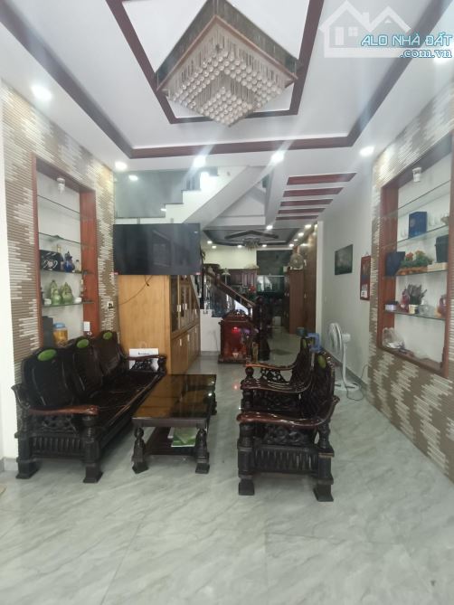 NHÀ ĐẸP Ở NGAY 4 TẦNG HẺM 5m NỘI THẤT XỊN XÒ, GẦN LÝ TẾ XUYÊN, 4X20 NHỈNH 8 TỶ.