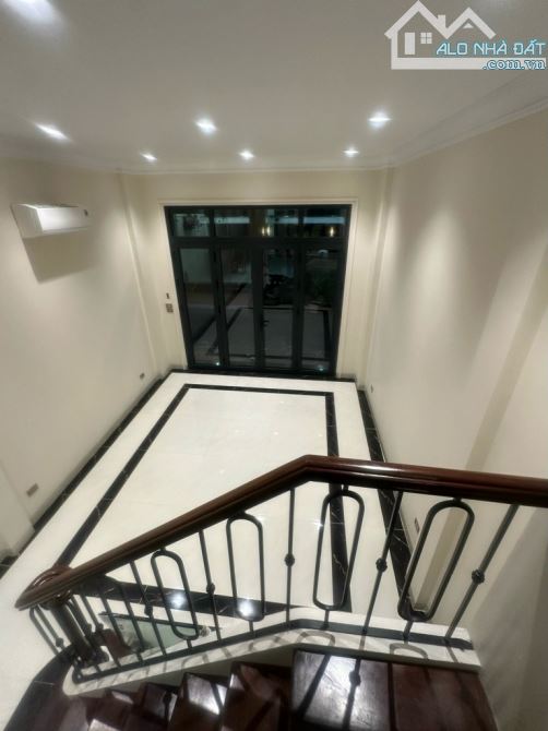 BÁN NHÀ NGUYỄN THỊ ĐỊNH, SIÊUHIẾM, 6 TẦNG THANG MÁY, PHÂN LÔ , Ô TÔ, 53M2, 16 TỶ