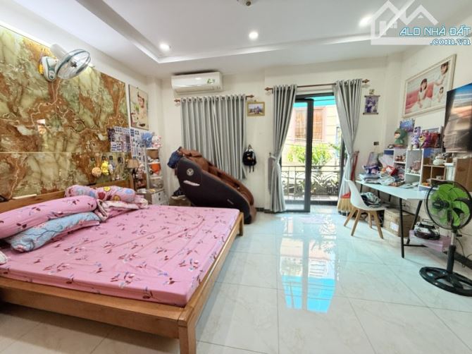 Gấp, cần bán nhà hẻm ô tô cát MT Cộng Hòa, đối diện Eotwn ,54m2, 1tr2l, 11ty3