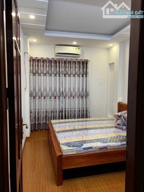 Bán gấp nhà riêng 30m 5 tầng 3ngủ Phố Yên Hoà Cầu Giấy Hà Nội .giá 7.7tỷ