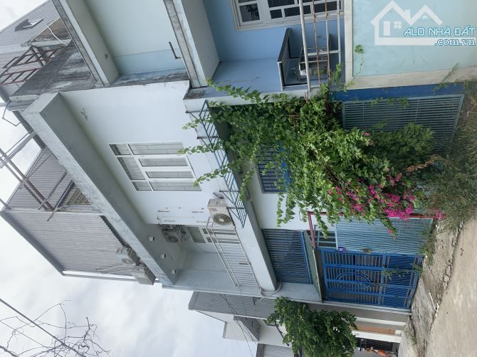 Nhà 3 tầng đường ô tô Lại Thế, đã làm Homestay giá bán chỉ 2,65 tỷ