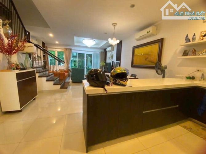 Biệt Thự - View Vườn Hoa - Tặng FULL Nội Thất Nhập - PARKCITY  LÊ TRỌNG TẤN: 120m x5T,30TY