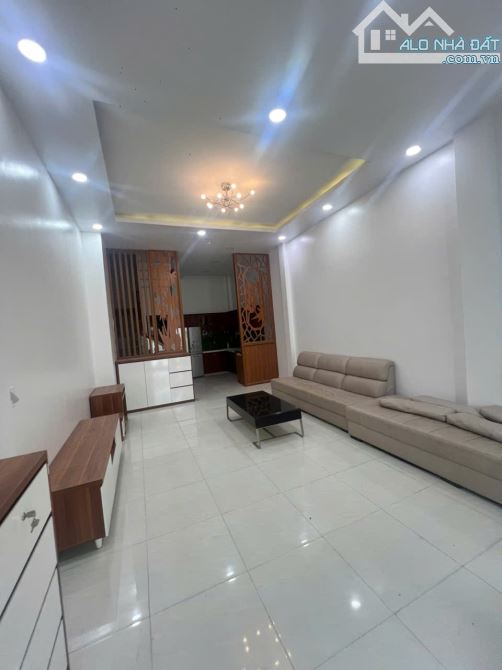 BÁN GẤP GIẢM GIÁ TỐT nhà đường 45 phường Tân Quy. Nhà đẹp, 5 tầng vị trí trung tâm Quận 7