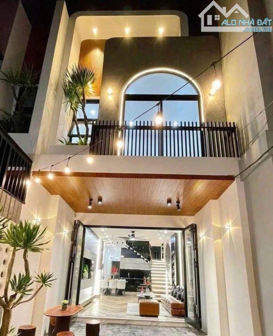 Nhà lầu ngay ngã tư bến cá, liền kề Sân Bay Biên Hoà giá chỉ 999tr